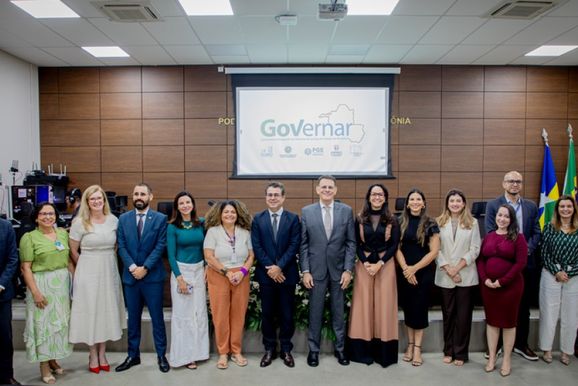 Institui&ccedil;&otilde;es firmam acordos de a&ccedil;&otilde;es em defesa da mulher, inf&acirc;ncia e concilia&ccedil;&atilde;o