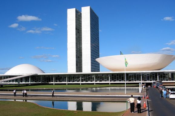 Congresso tem semana decisiva para escala 6x1, taxa das blusinhas e seguran&ccedil;a p&uacute;blica