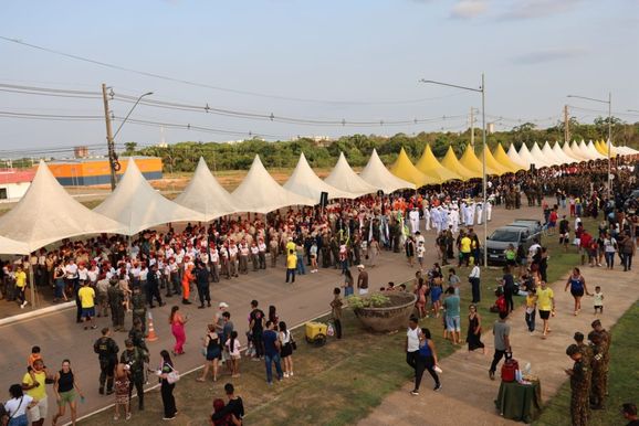 Desfile re&uacute;ne fam&iacute;lias e marca os 204 anos da Independ&ecirc;ncia em Porto Velho