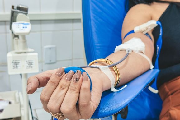 Fhemeron alerta para queda nos estoques e prazo para doar sangue cai de 12 para 4 meses