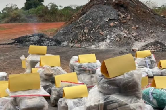 Pol&iacute;cia incinera mais de 645 kg de drogas apreendidas na fronteira de Rond&ocirc;nia