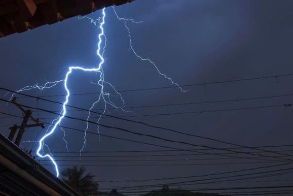 Tempestades e ventos fortes deixam equipes da Energisa em alerta no fim de semana