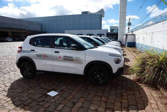 Frota da Secretaria da Sa&uacute;de em Pouso Alegre &eacute; ampliada com onze ve&iacute;culos novos&nbsp;