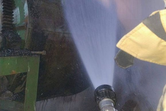 Inc&ecirc;ndio no equipamento de secagem em fazenda da regi&atilde;o destr&oacute;i 80 sacas caf&eacute;