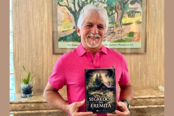 Escritor pouso-alegrense Airton Chips lan&ccedil;a sexto livro durante a Bienal de S&atilde;o Paulo