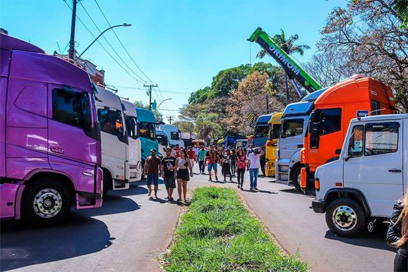 2&ordm; Encontro de Caminh&otilde;es re&uacute;ne mais de 5 mil pessoas em Rio das Pedras