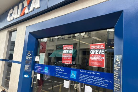 Ag&ecirc;ncia da Caixa de Rio das Pedras segue em greve; saques e dep&oacute;sitos est&atilde;o suspensos