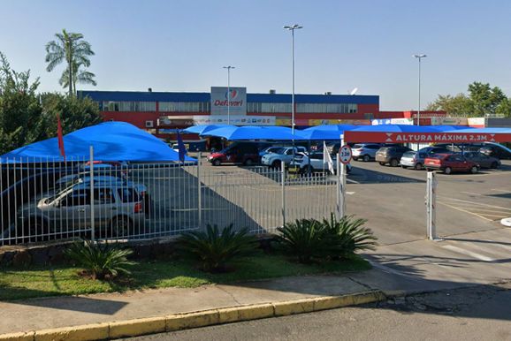 Defavari Supermercado abre vagas para tr&ecirc;s fun&ccedil;&otilde;es