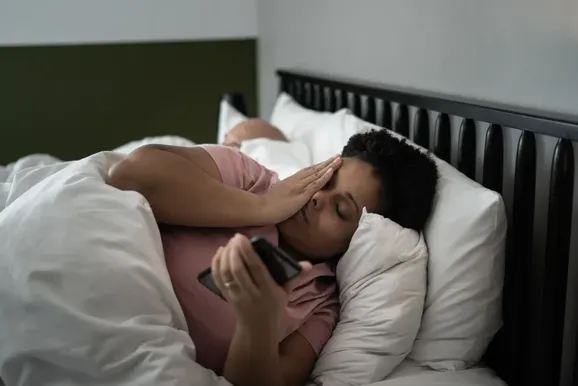 Voc&ecirc; acorda cansado mesmo dormindo v&aacute;rias horas? Entenda o que pode influenciar