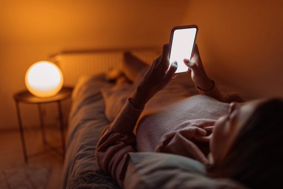 Voc&ecirc; realmente descansa quando pega o celular?