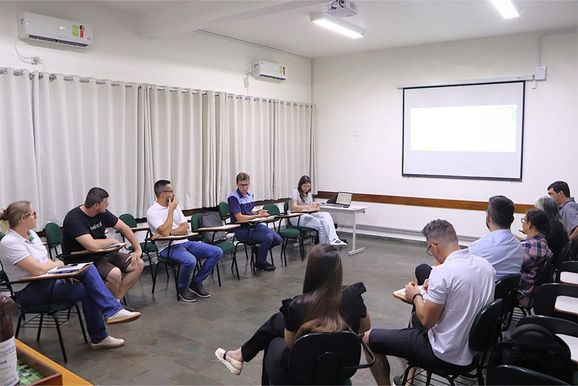 Diretoria da Acisa avalia campanha Comprar Aqui d&aacute; Sorte e a&ccedil;&otilde;es da entidade