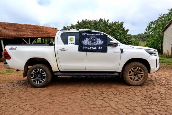 Patrulha Rural recupera na regi&atilde;o Hilux furtada no Rio Grande do Sul