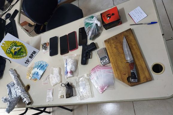 Pol&iacute;cia fecha ponto de drogas e prende dois envolvidos durante opera&ccedil;&atilde;o