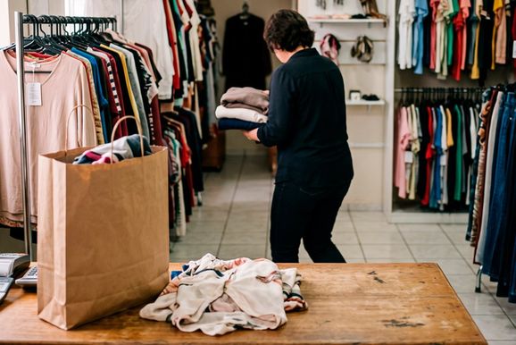 Poss&iacute;vel desvio de roupas envolve estabelecimentos comerciais de Santa Helena