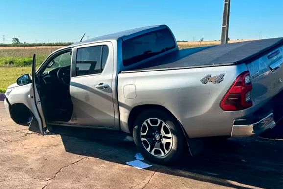 Adolescente &eacute; apreendido ap&oacute;s ser flagrado com Hilux furtada na regi&atilde;o