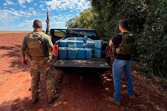 BPFron apreende mais de 600 kg de maconha localizados em &aacute;rea de mata