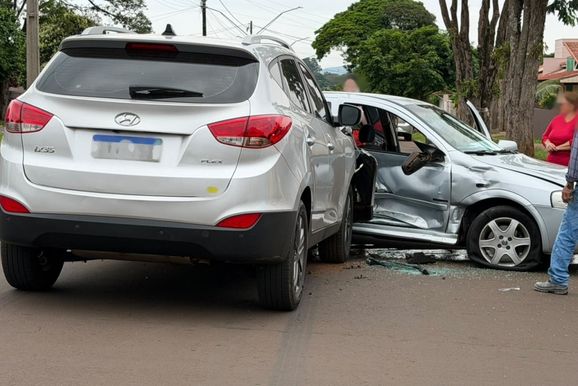 Colis&atilde;o entre IX-35 e Astra deixa motorista ferida e mobiliza equipes em Santa Helena