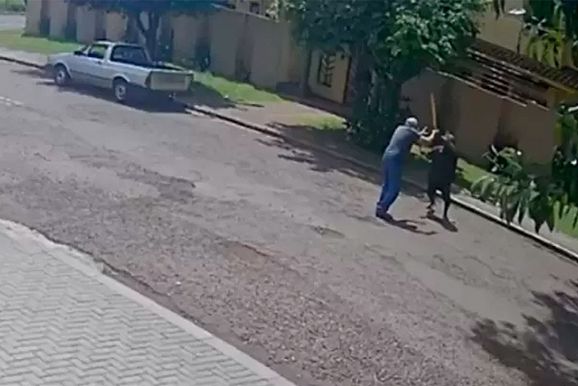 Idoso de 80 anos &eacute; esfaqueado ao tentar impedir furto do pr&oacute;prio carro