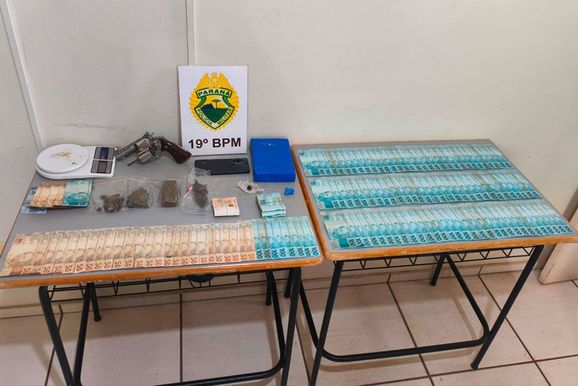 Mulher pede socorro e ocorr&ecirc;ncia termina com apreens&atilde;o de R$ 14,8 mil, drogas e rev&oacute;lver