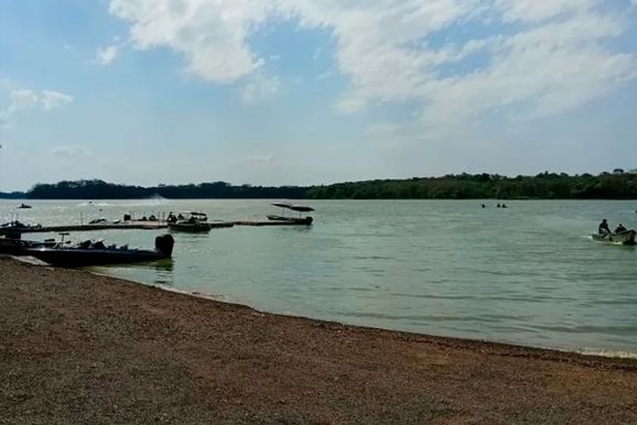 Pescadores paraguaios localizam corpo de um dos jovens desaparecidos no Lago de Itaipu