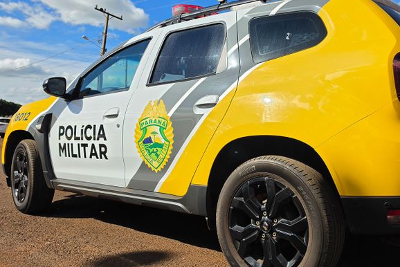 Fam&iacute;lia volta de viagem e encontra casa arrombada; ladr&otilde;es levam caminhonete e R$ 14,9 mil