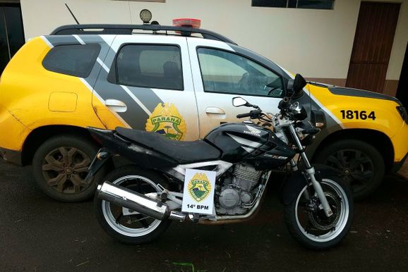 Homem &eacute; preso com motocicleta adulterada e placa artesanal do Paraguai