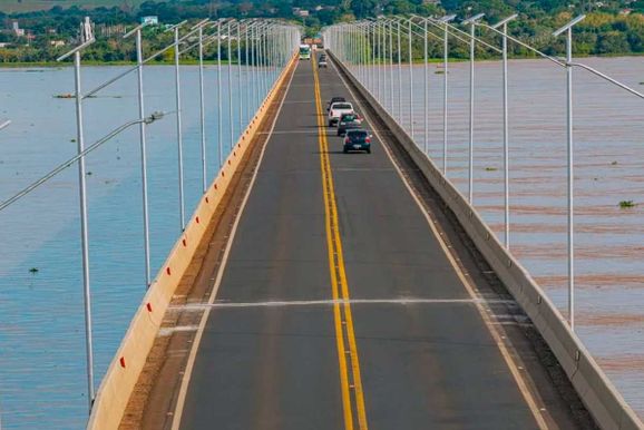 Ilumina&ccedil;&atilde;o da Ponte Ayrton Senna recebe pain&eacute;is de energia solar para moderniza&ccedil;&atilde;o