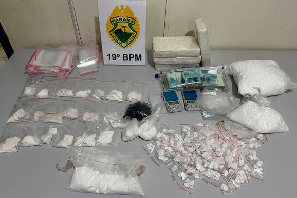 Opera&ccedil;&atilde;o da ROTAM termina com apreens&atilde;o de coca&iacute;na e R$ 37 mil na regi&atilde;o