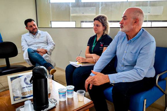 Regional de Sa&uacute;de de Toledo discute fluxos de atendimento com hospitais de Santa Helena