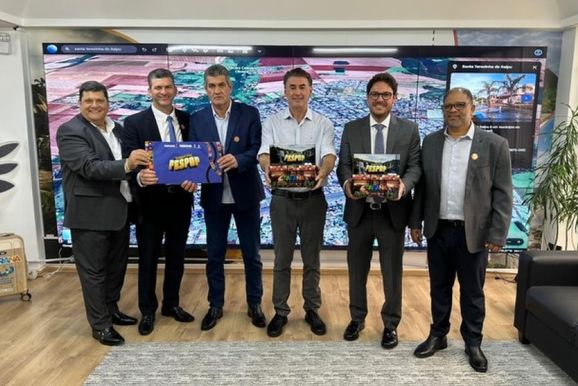 Prefeito Bim cumpre agenda em Curitiba e apresenta projeto da Fespop 2026