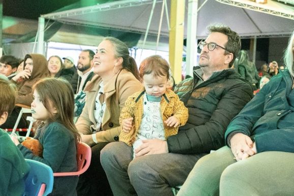 Prefeitura ter&aacute; transmiss&atilde;o do jogo do Brasil e altera expediente nesta segunda-feira (29)