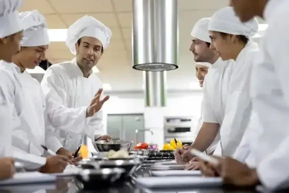 ACISC abre inscri&ccedil;&otilde;es para cursos gratuitos de tecnologia, gest&atilde;o e gastronomia