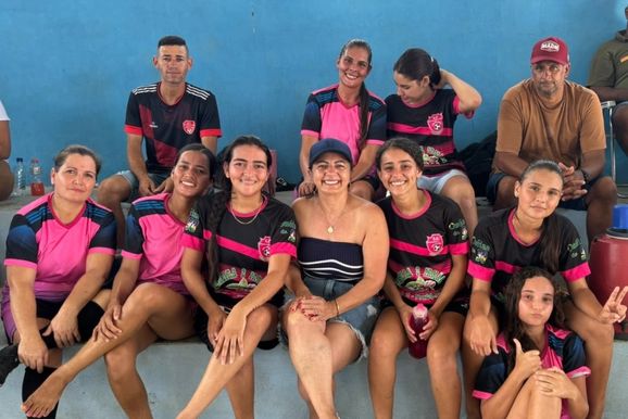 Celma Lebr&atilde;o apoia torneio de futsal feminino em Santana do Guapor&eacute;