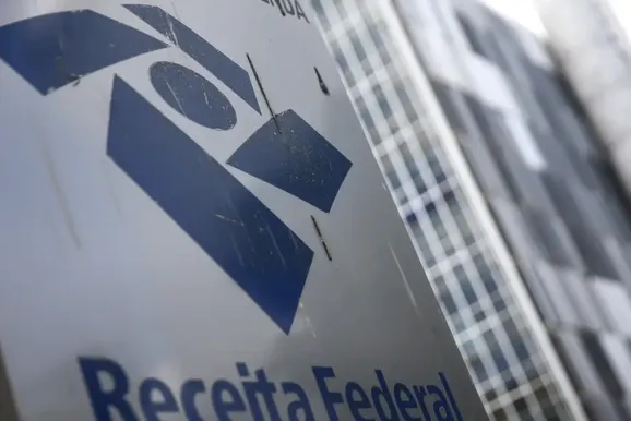 Receita paga nesta segunda &uacute;ltimo lote de restitui&ccedil;&atilde;o do IR 2026