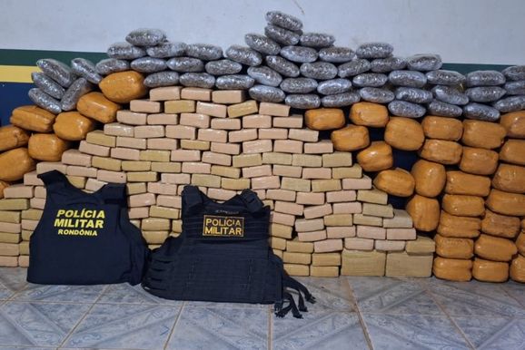 PM e DRACO apreendem cerca de 245 kg de maconha durante a&ccedil;&atilde;o na BR-429