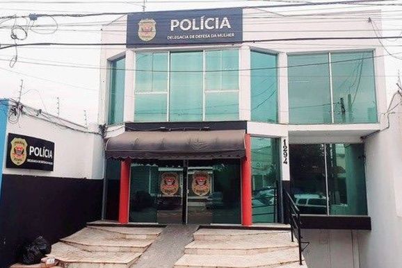 Homem &eacute; preso ap&oacute;s esfaquear companheira e descumprir medida protetiva em Sumar&eacute;