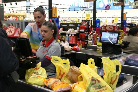 Supermercados de Sumar&eacute; e regi&atilde;o adotam escala 5x2 para atrair e reter funcion&aacute;rios