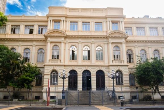 Educa&ccedil;&atilde;o de SP ter&aacute; concurso para 5 mil professores