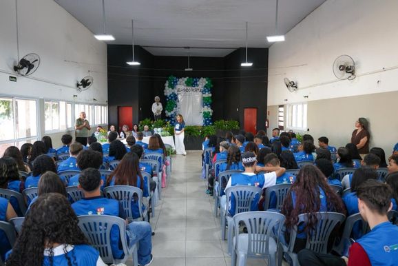 Programa Abrindo Portas forma 106 adolescentes em Sumar&eacute;