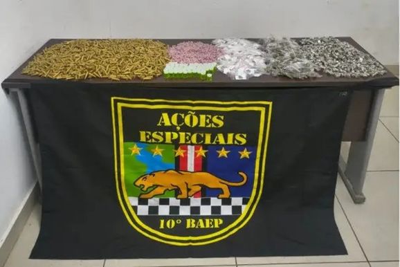 Baep prende dois homens e apreende mais de 16 kg de drogas em Sumar&eacute;