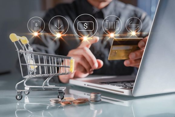 E-commerce chega a 139 milh&otilde;es de consumidores e redes sociais ganham for&ccedil;a nas compras