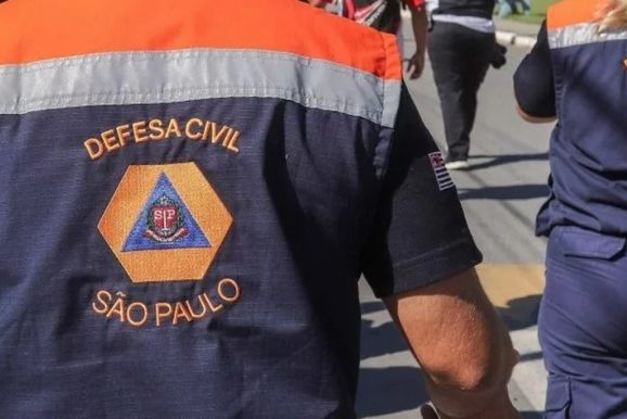 Prefeito Henrique discute impactos das chuvas com Defesa Civil do Estado