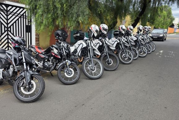 Adolescente &eacute; apreendido ap&oacute;s persegui&ccedil;&atilde;o policial envolvendo duas motos em Sumar&eacute;