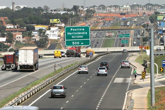 Anhanguera e Bandeirantes devem receber 2,2 milh&otilde;es de ve&iacute;culos no feriad&atilde;o