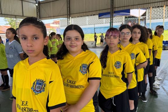 Jogos Escolares de Sumar&eacute; re&uacute;nem 15 escolas municipais em disputas de futsal