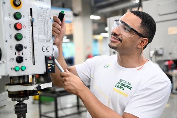 Petrobras oferece cursos gratuitos em Paul&iacute;nia com bolsas de at&eacute; R$ 858