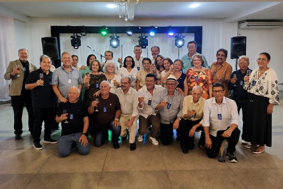 Amizade de mais de 50 anos re&uacute;ne ex-alunos do Marista Pio XII em Surubim