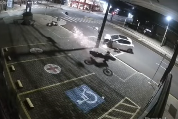 Motorista que fugiu ap&oacute;s grave acidente com motociclista &eacute; identificado pela Pol&iacute;cia Civil