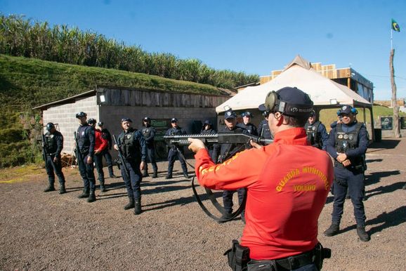 Agentes da GM participam de qualifica&ccedil;&atilde;o anual em t&eacute;cnicas e t&aacute;ticas de tiro