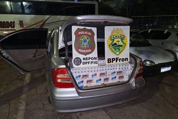 Carro com cerca de 6 mil ma&ccedil;os de cigarros contrabandeados &eacute; apreendido no Oeste